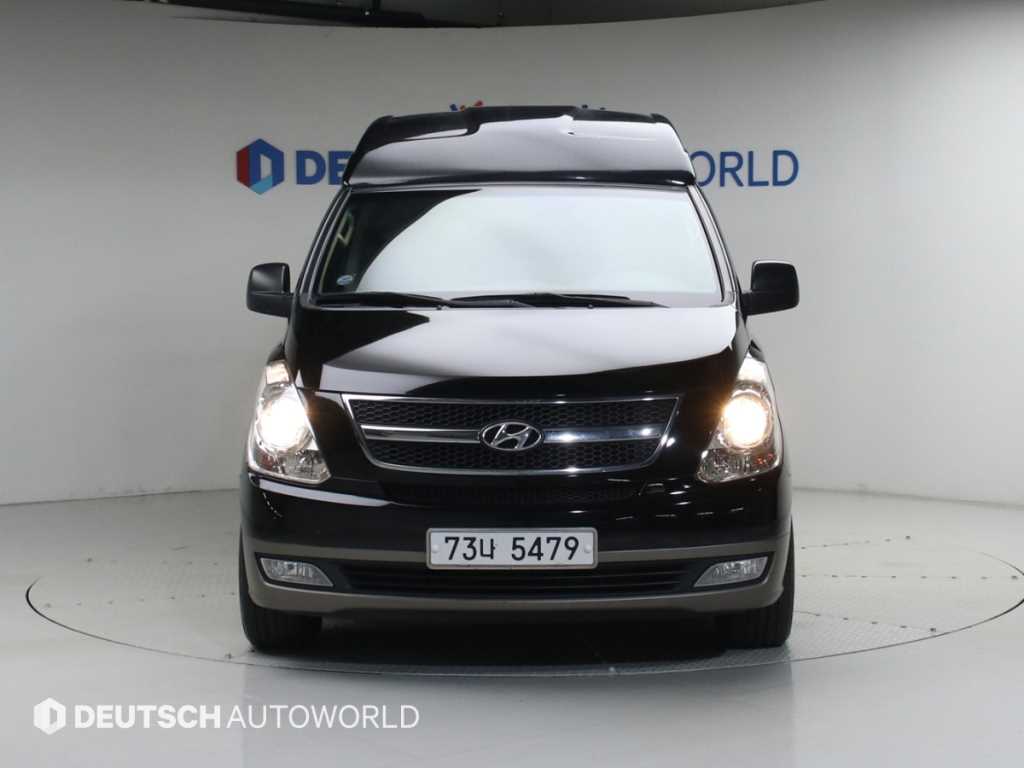 HYUNDAI Starex - Vista 3