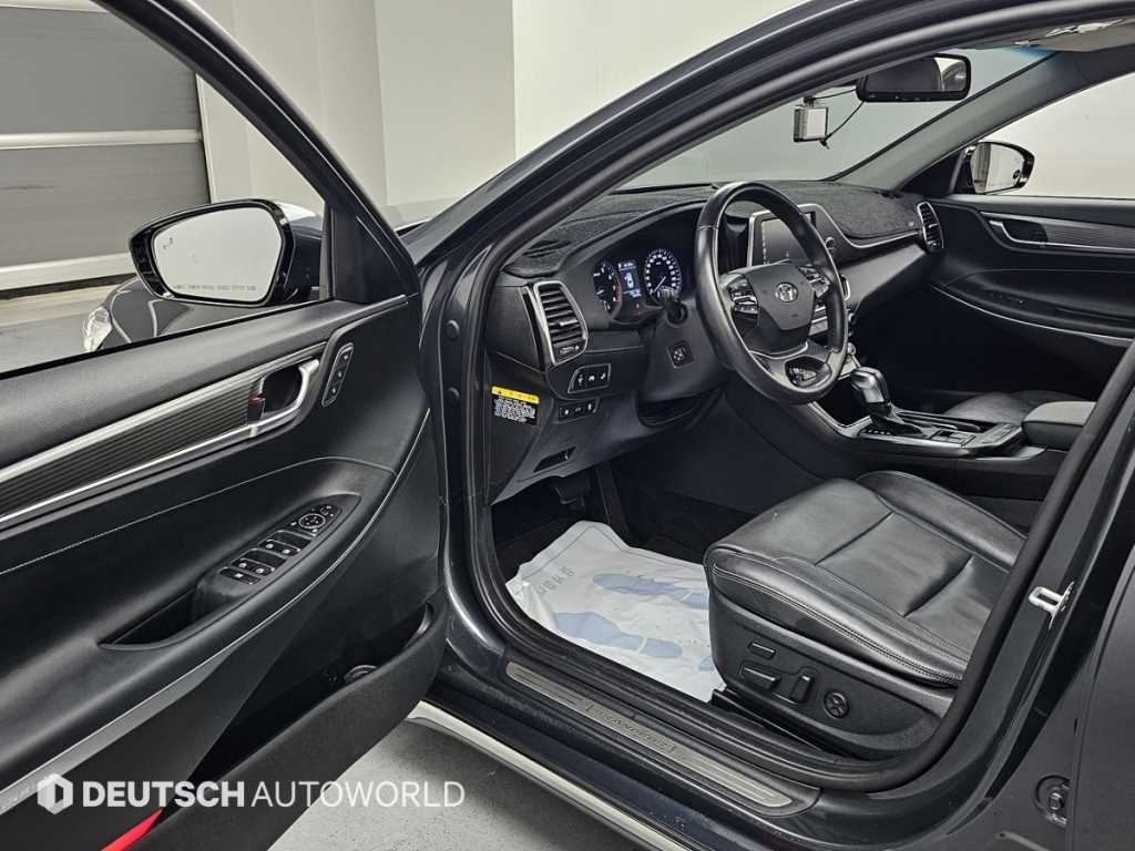 HYUNDAI Grandeur - Vista 11