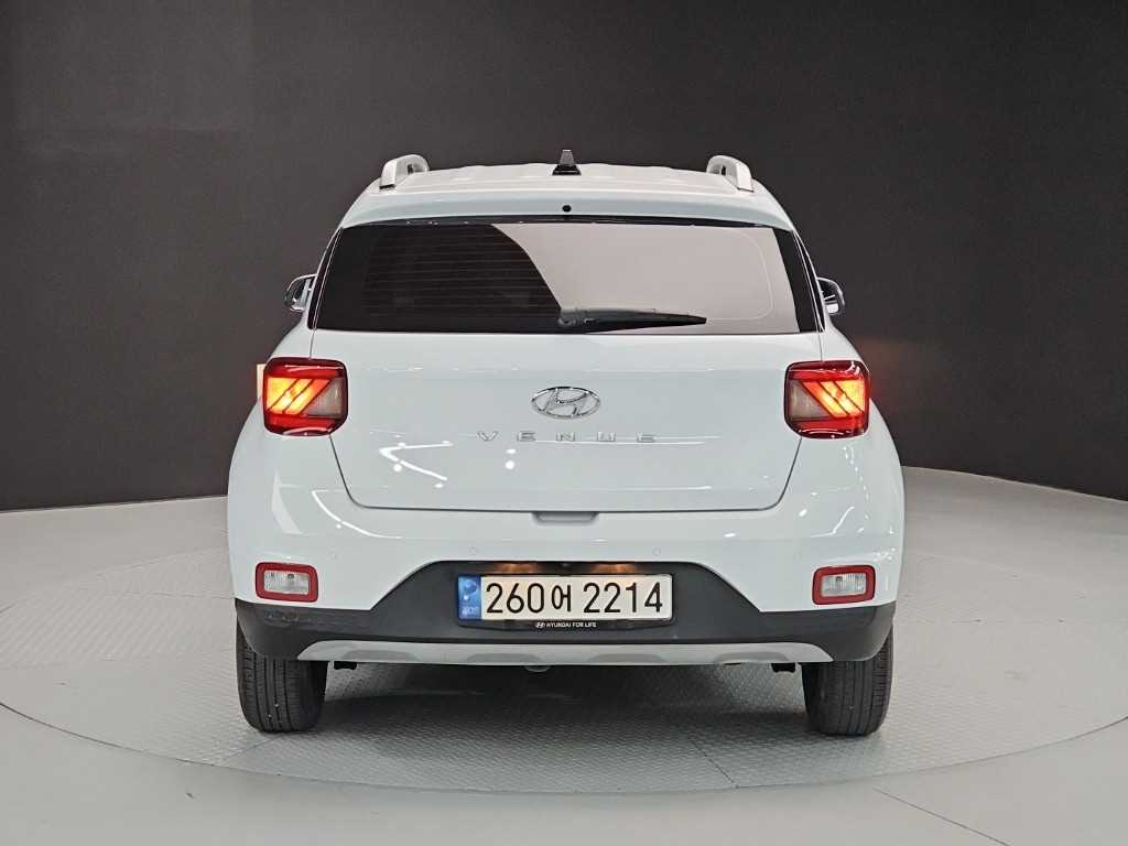 HYUNDAI Venue - Vista 3