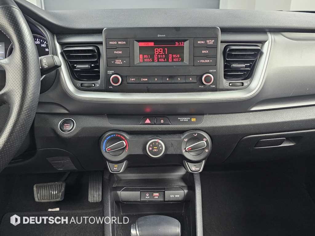 KIA Stonic 2019 Blanco - Importación desde Corea - HF Imports Iquique - Foto 14