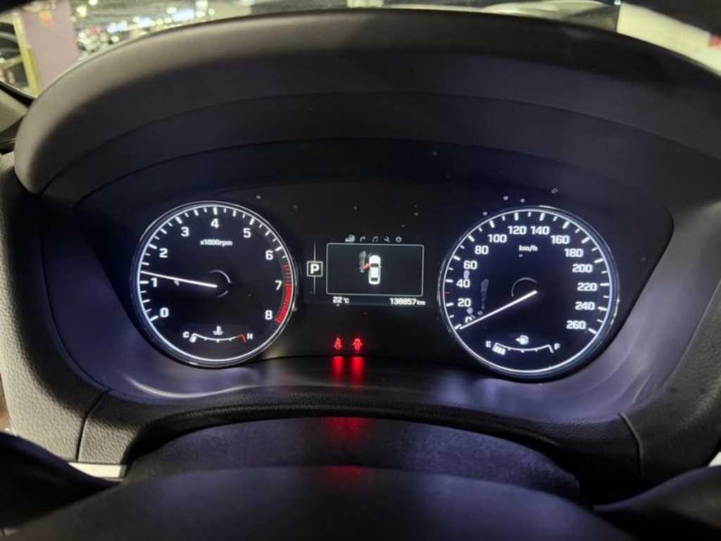 HYUNDAI Genesis - Vista 9