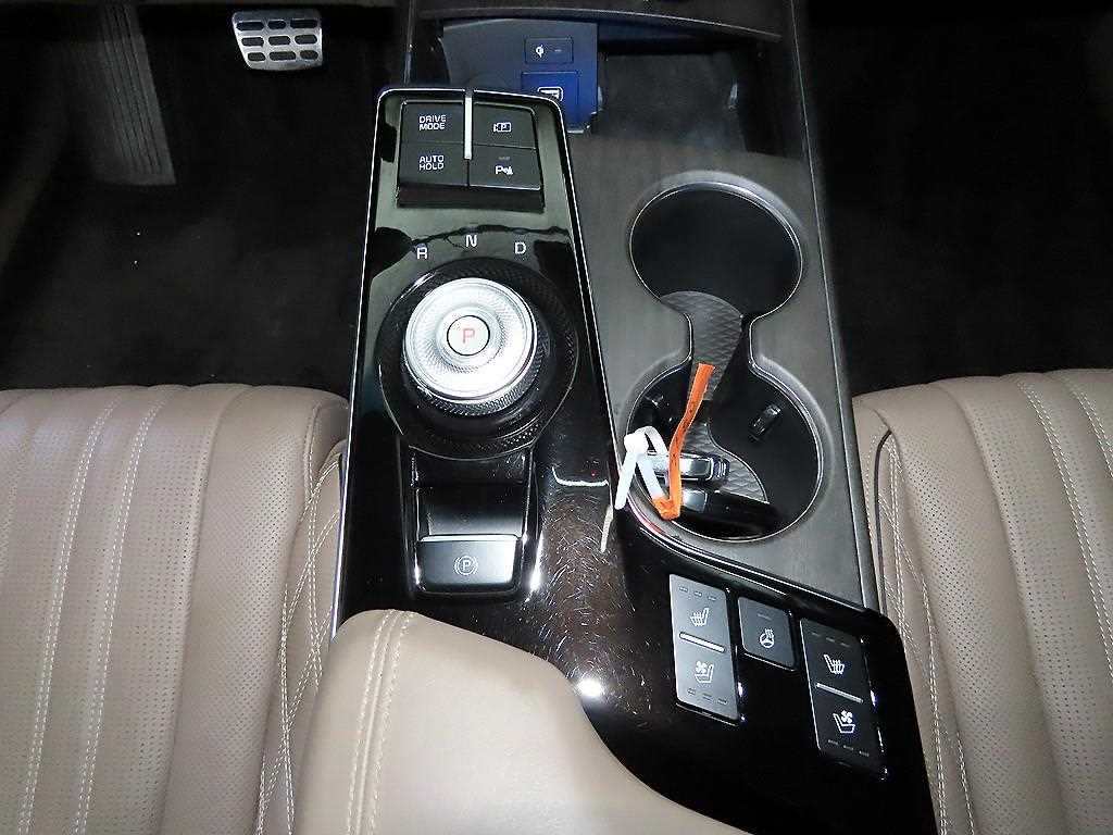 KIA K8 - Vista 12
