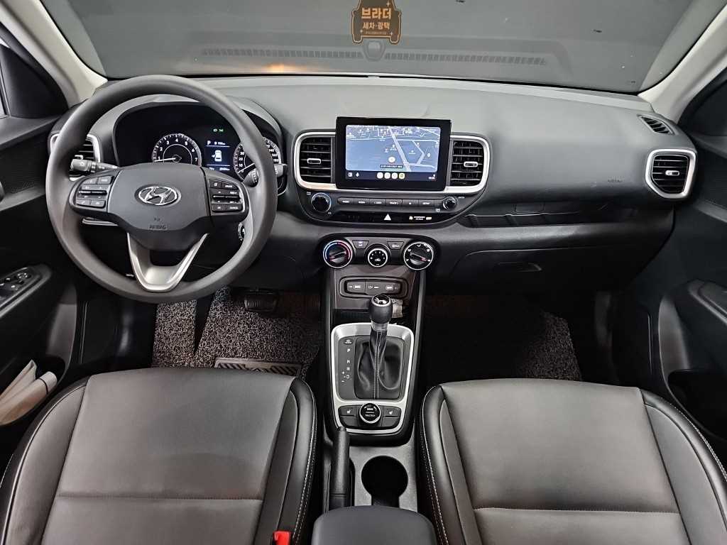 HYUNDAI Venue - Vista 7