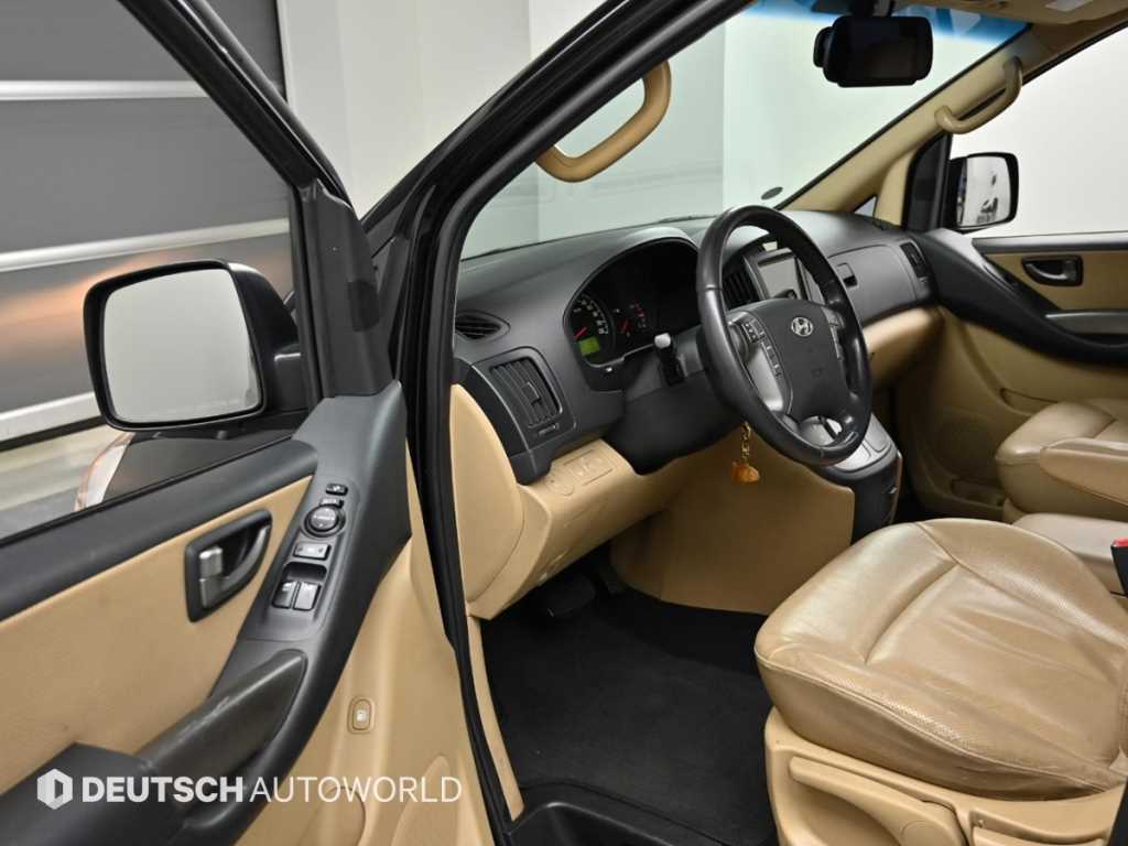 HYUNDAI Starex - Vista 11