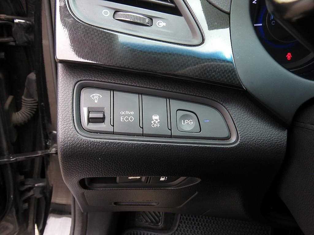HYUNDAI Grandeur - Vista 10