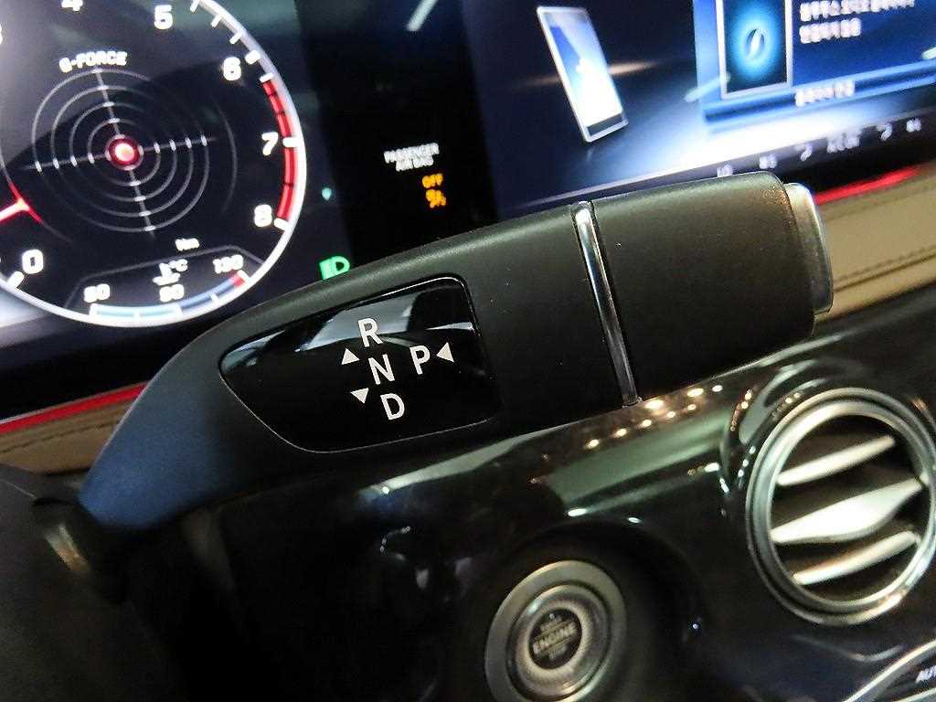 Mercedes Benz S Class - Vista 12
