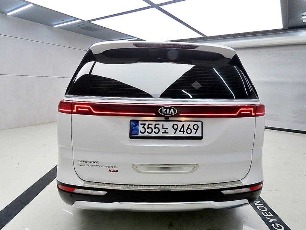 KIA Carnival - Vista 3