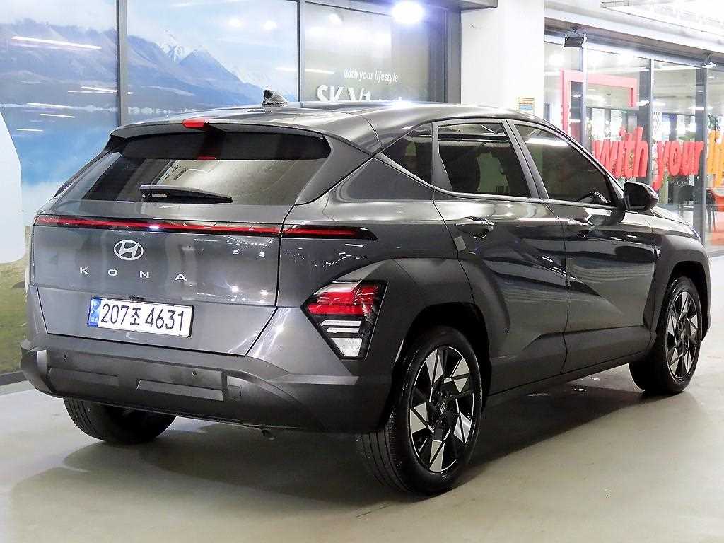 HYUNDAI Kona - Vista 4