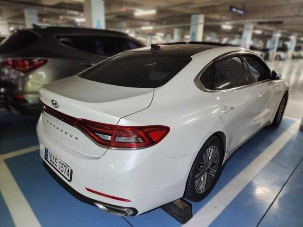 HYUNDAI Grandeur - Vista 5