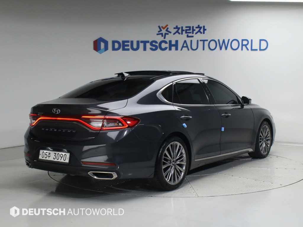 HYUNDAI Grandeur - Vista 2