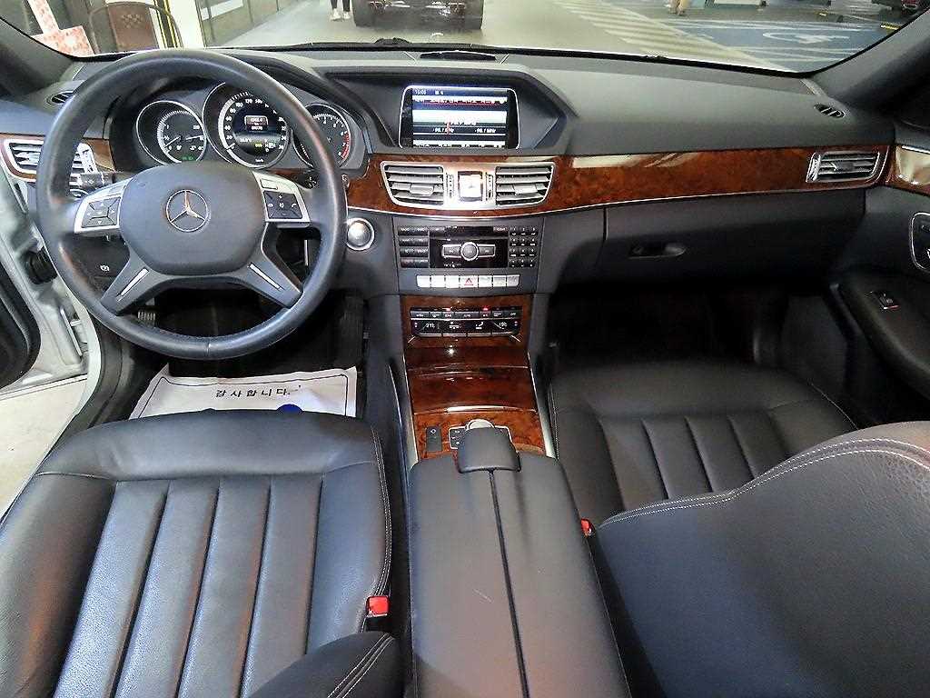 Mercedes Benz E class - Vista 10