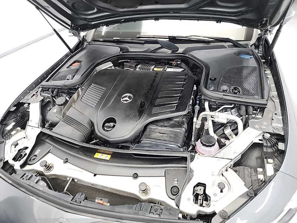 Mercedes Benz CLS Class - Vista 5