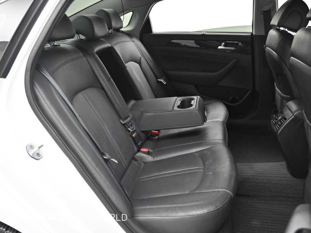 HYUNDAI Sonata - Vista 12