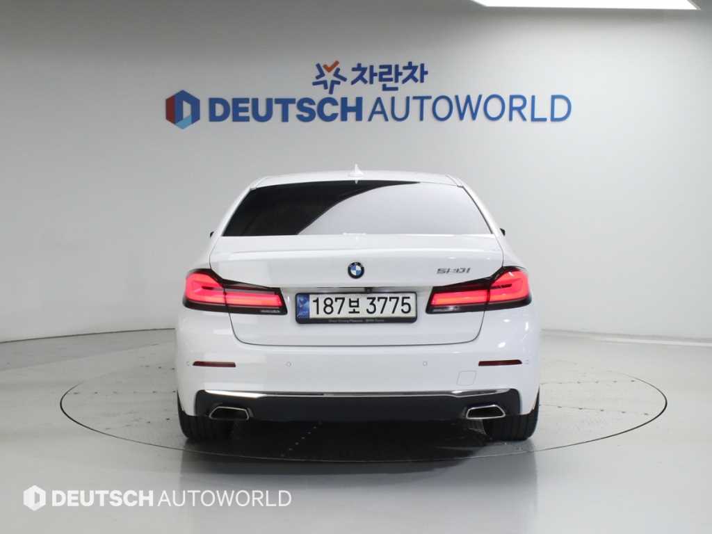 BMW 5 Series - Vista 4