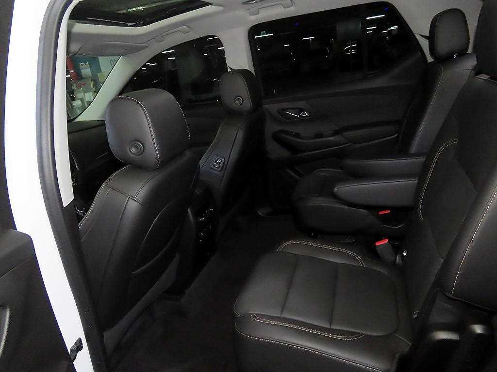 Chevrolet Travers - Vista 7