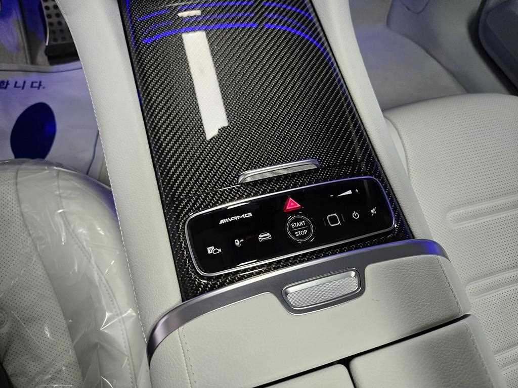 Mercedes Benz EQE - Vista 12