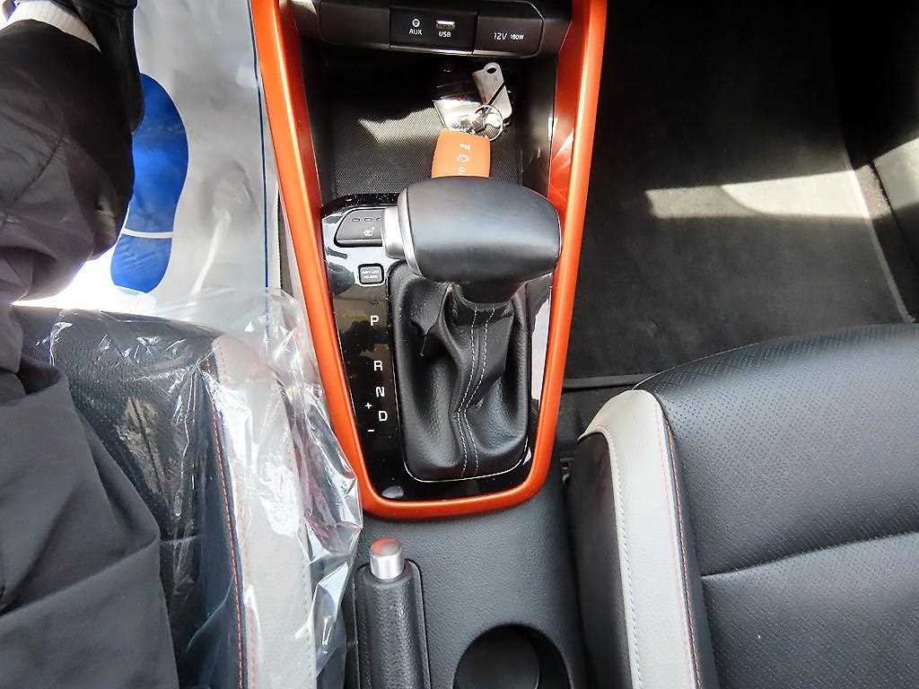 KIA Stonic - Vista 10