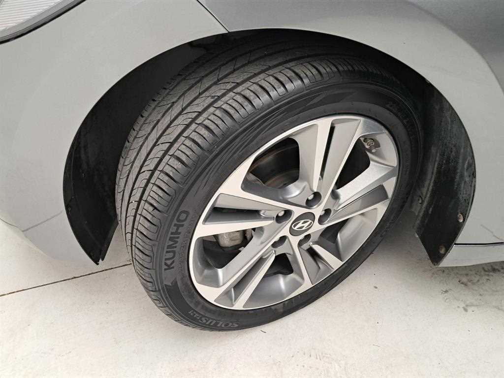 HYUNDAI Avante 2017 Gris - Importación desde Corea - HF Imports Iquique - Foto 19