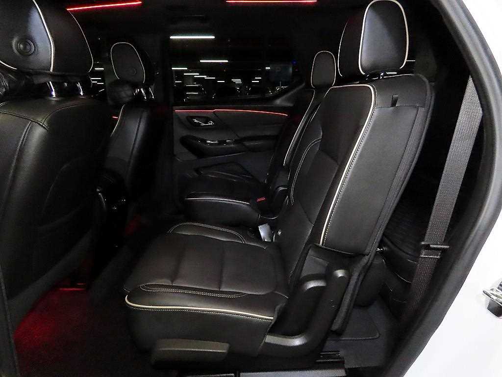 Chevrolet Travers - Vista 7