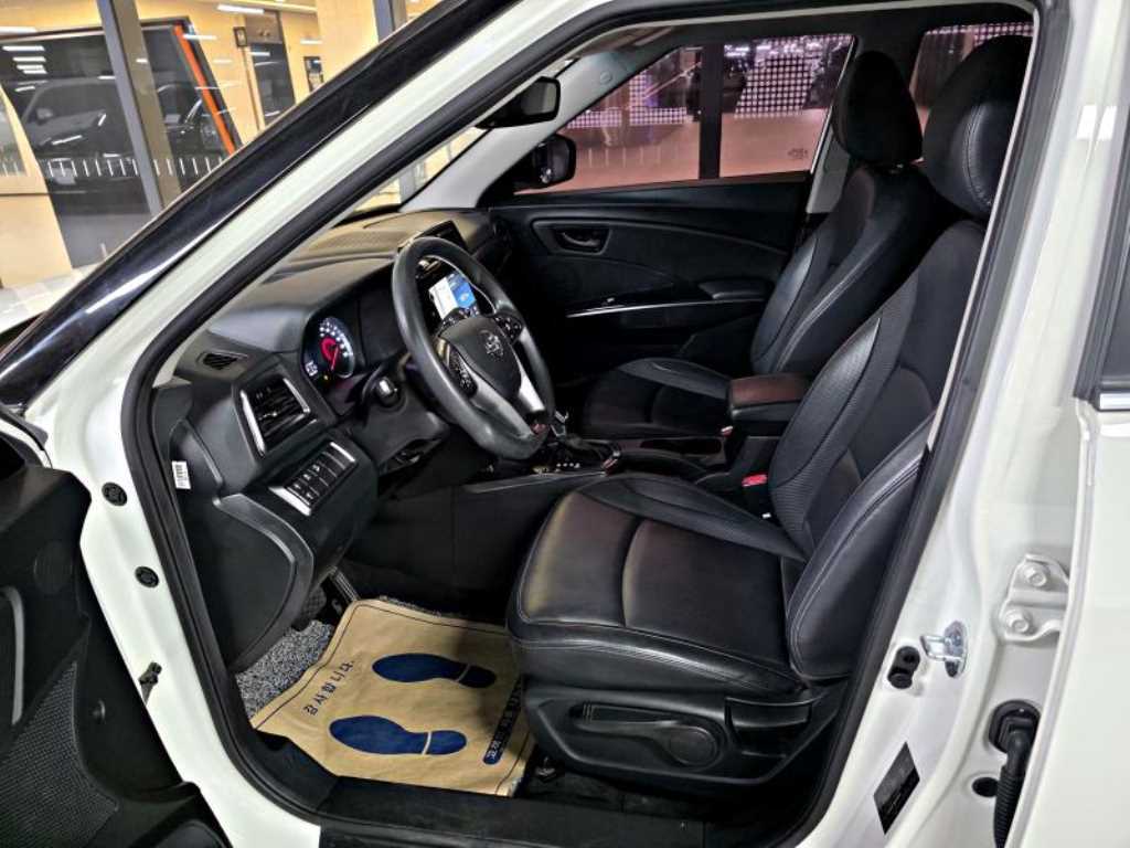 Ssangyong Tivoli - Vista 7