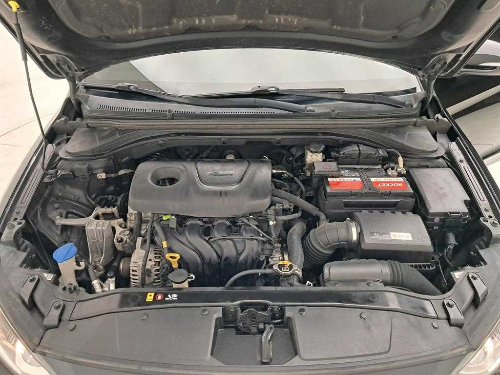 HYUNDAI Avante 2018 Negro - Importación desde Corea - HF Imports Iquique - Foto 18