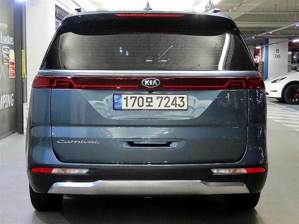 KIA Carnival - Vista 5