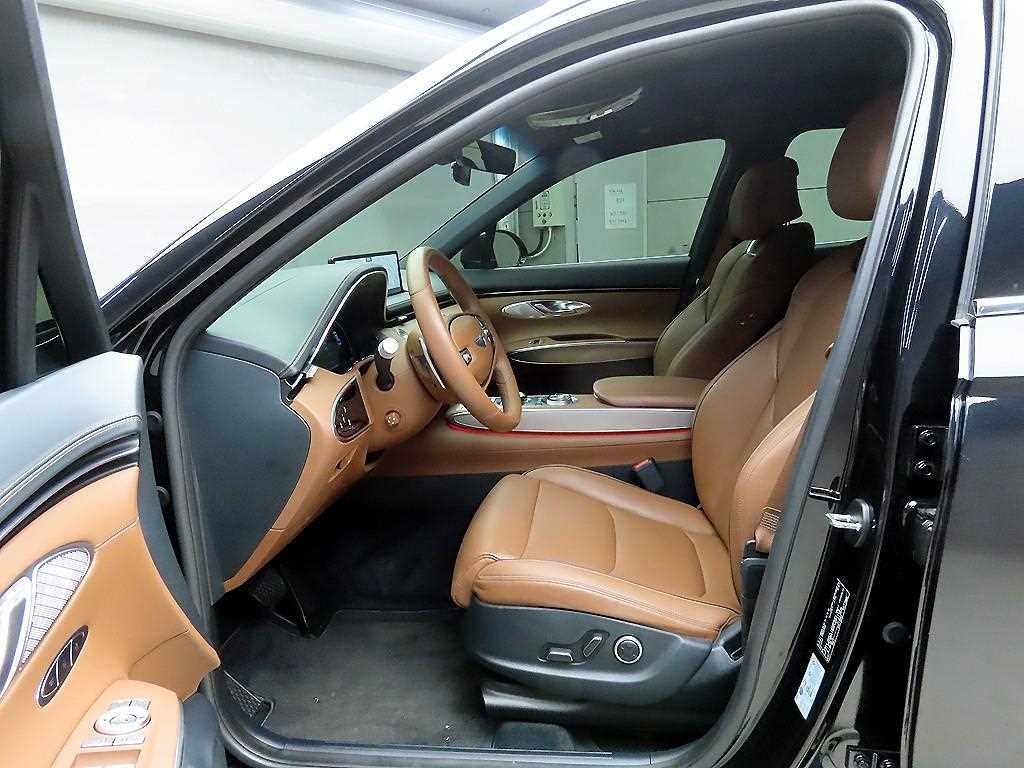 Genesis GV70 - Vista 5