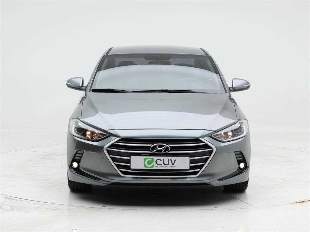 HYUNDAI Avante - Vista 2