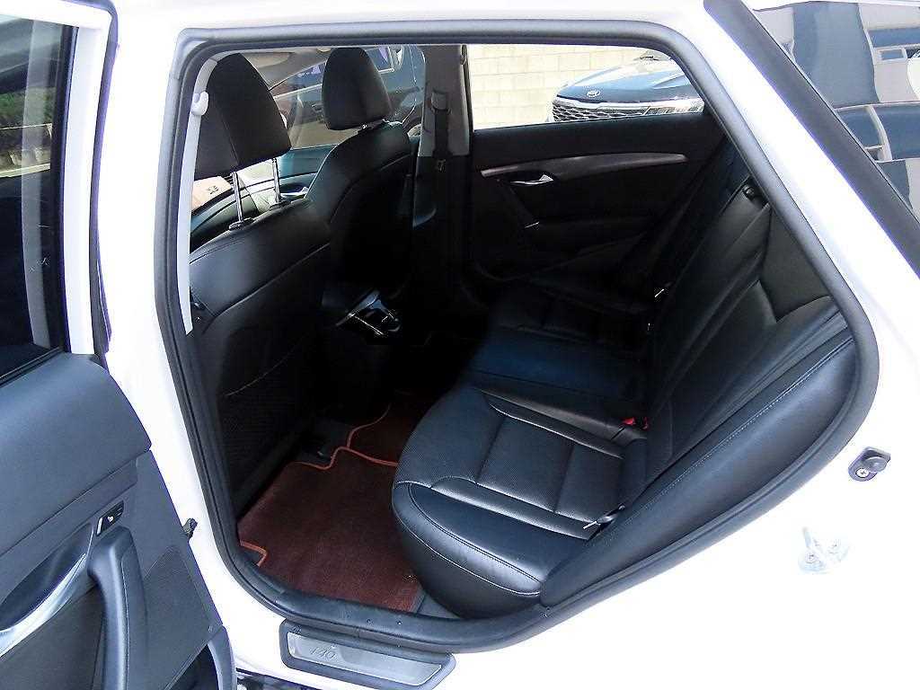 HYUNDAI i40 - Vista 6