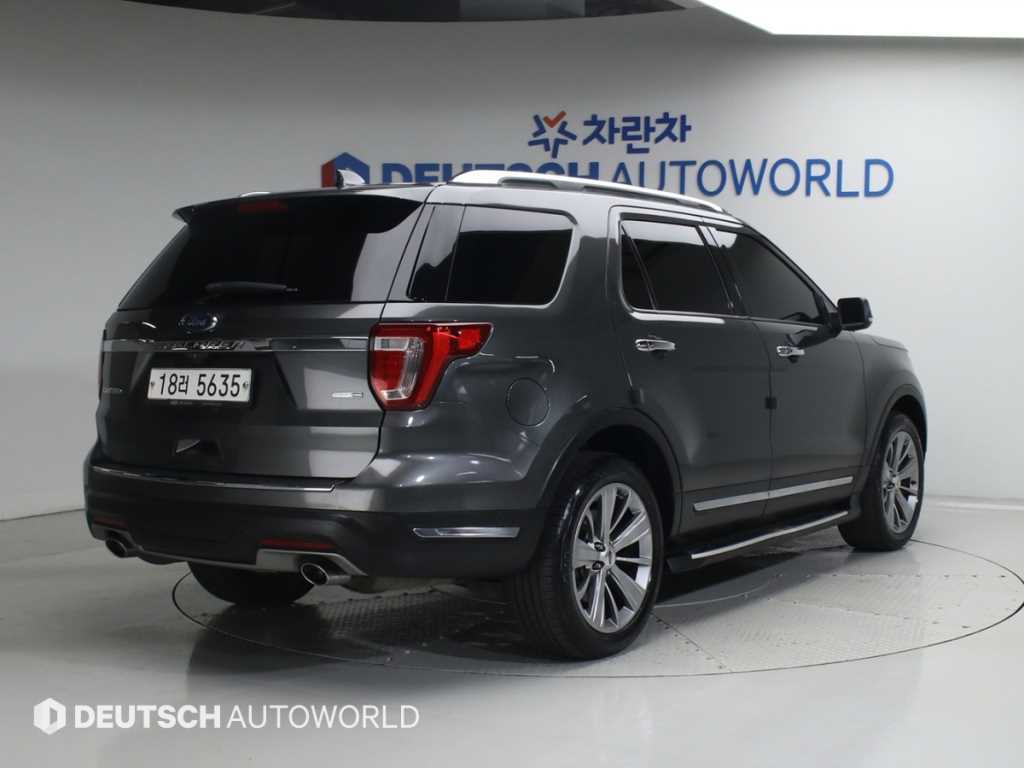 Ford Explorer - Vista 2