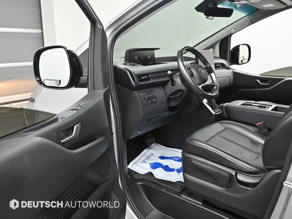 HYUNDAI Staria - Vista 11
