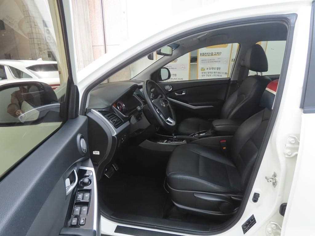 Ssangyong Korando - Vista 5