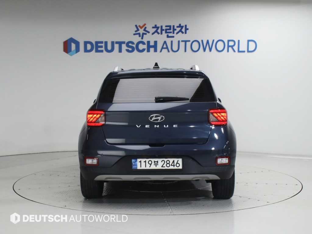 HYUNDAI Venue - Vista 4