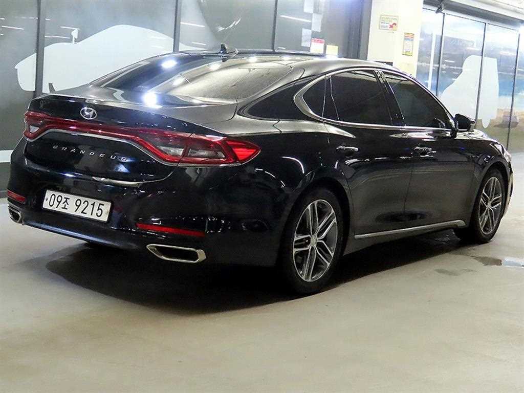 HYUNDAI Grandeur - Vista 4