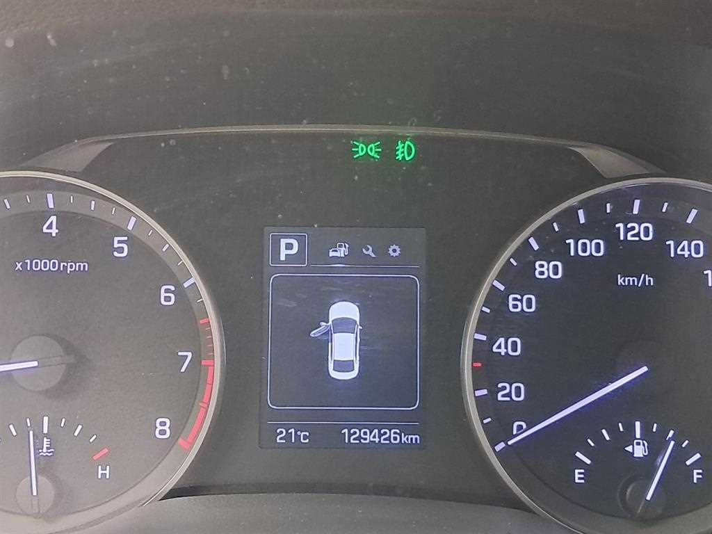 HYUNDAI Avante - Vista 8