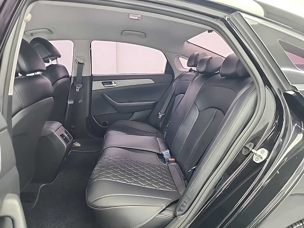 HYUNDAI Sonata - Vista 12