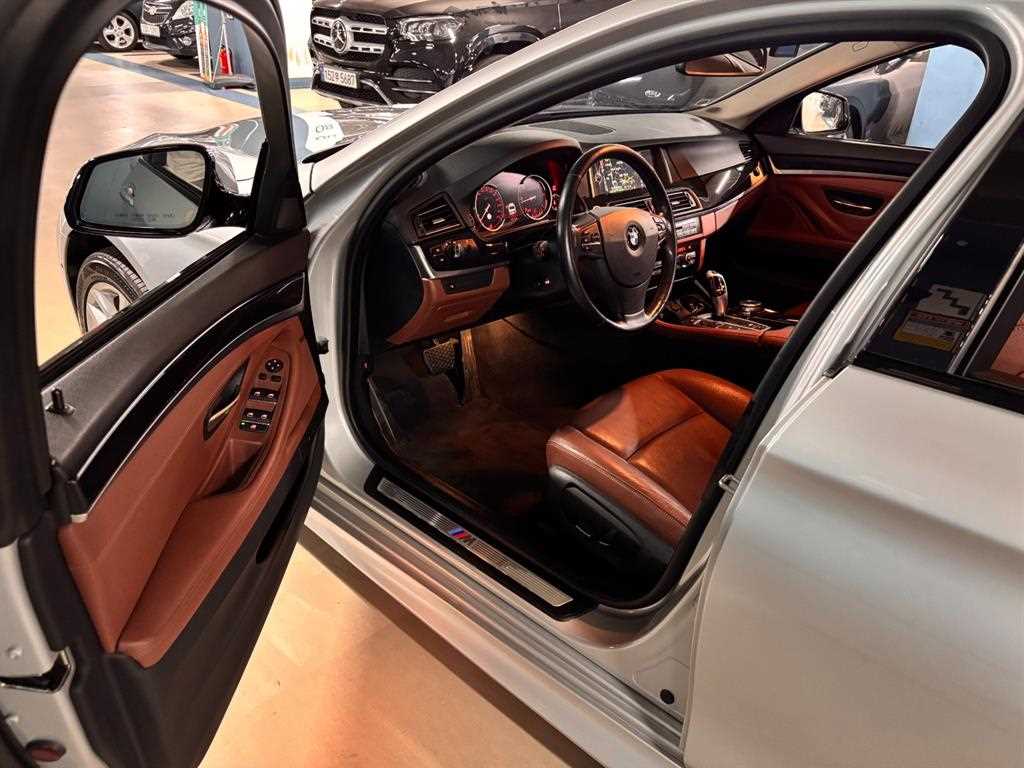 BMW 5 Series - Vista 5
