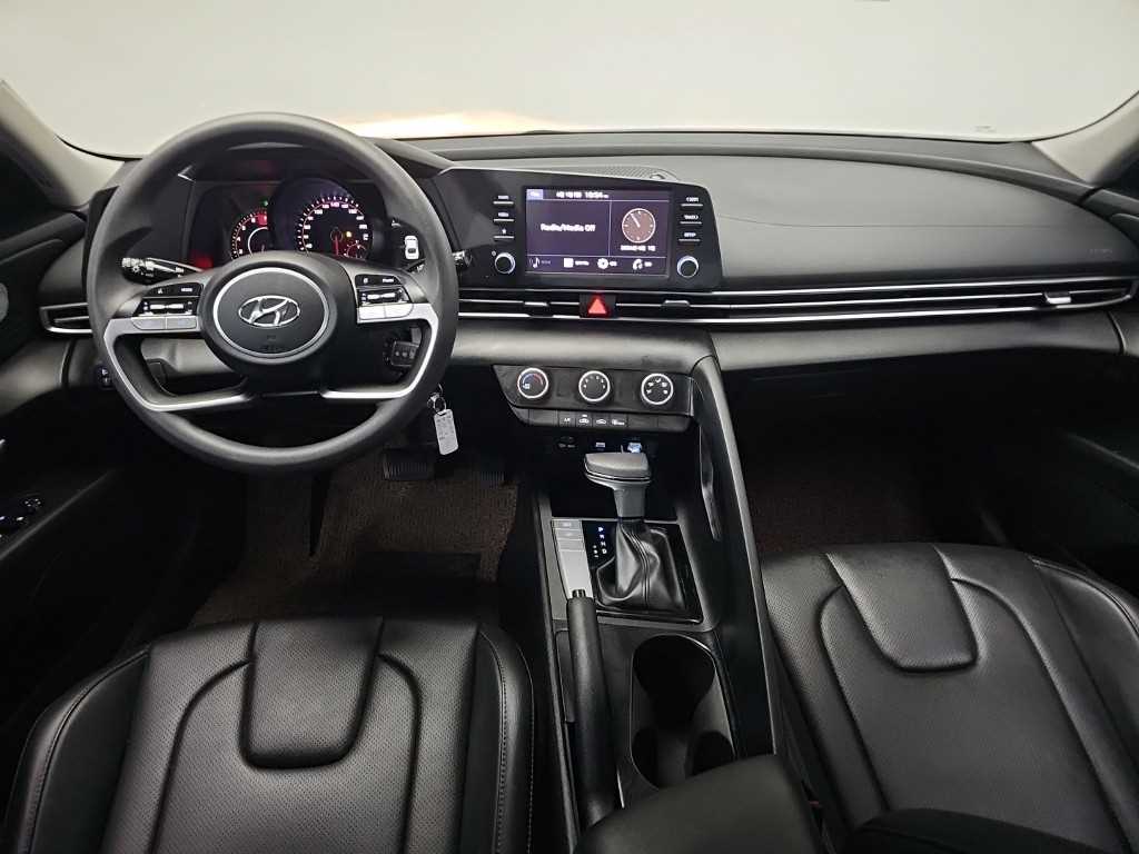 HYUNDAI Avante - Vista 7