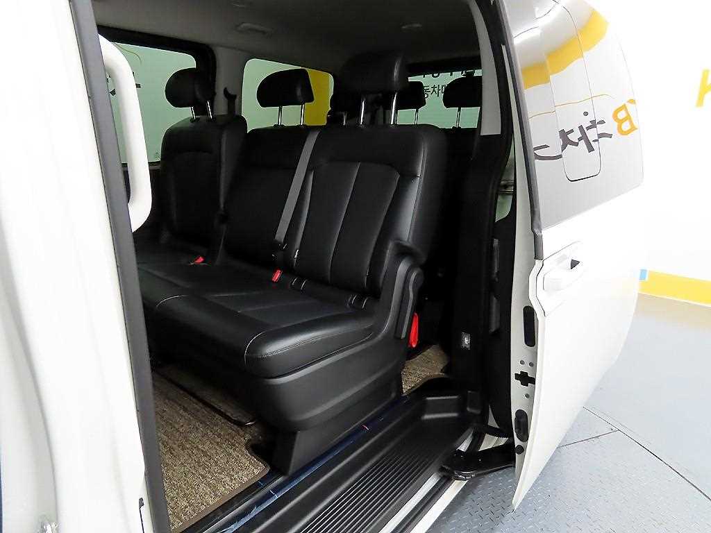 HYUNDAI Staria - Vista 6