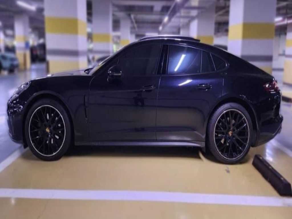 Porsche Panamera - Vista 4