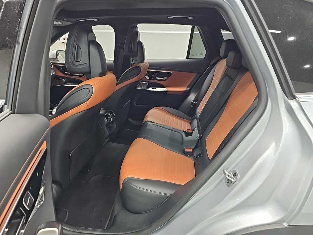 Mercedes Benz GLC Class - Vista 12