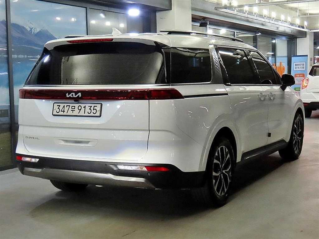 KIA Carnival - Vista 4