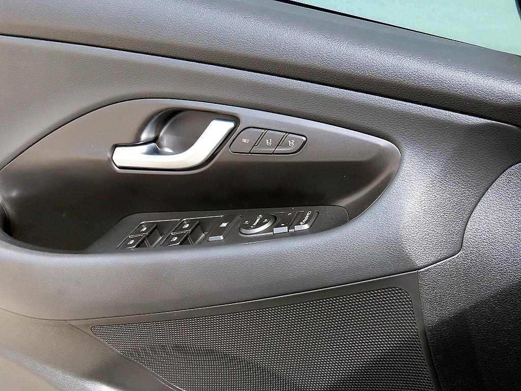 HYUNDAI i30 - Vista 11