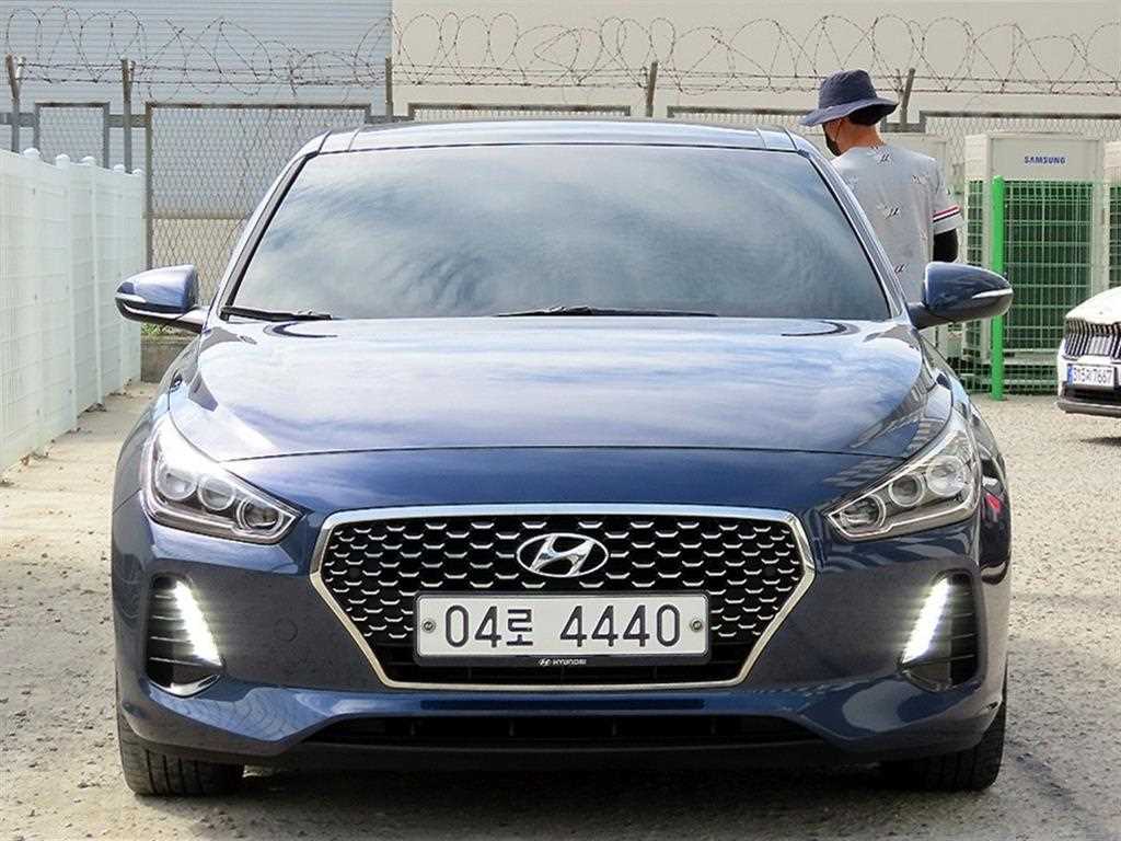 HYUNDAI i30 2017 Azul - Importación desde Corea - HF Imports Iquique - Foto 1