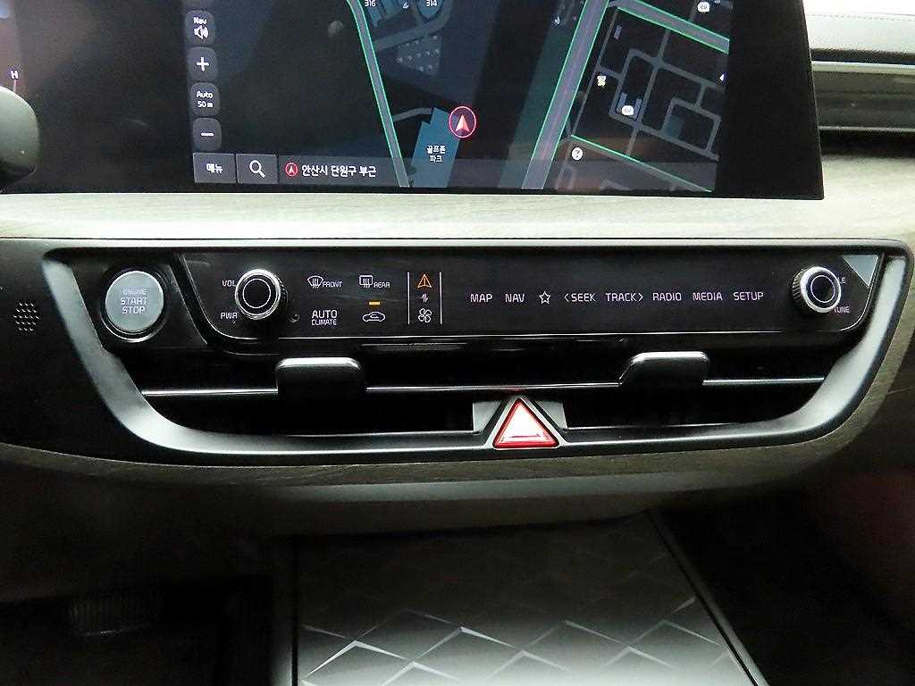 KIA K8 - Vista 10