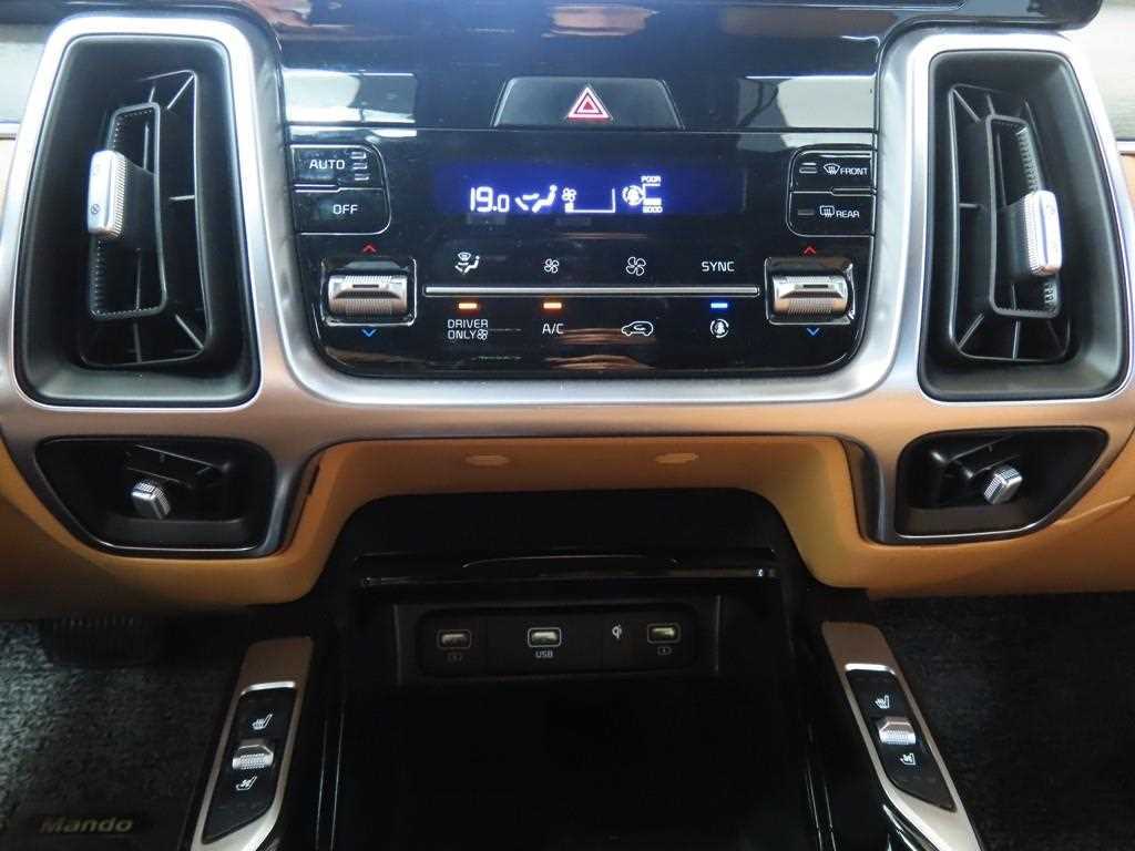 KIA Sorento - Vista 12