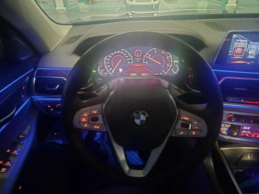 BMW 7 Series - Vista 3