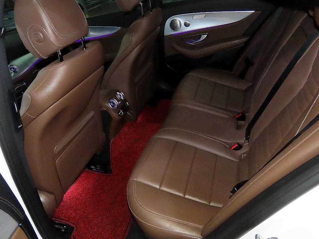Mercedes Benz E class - Vista 7