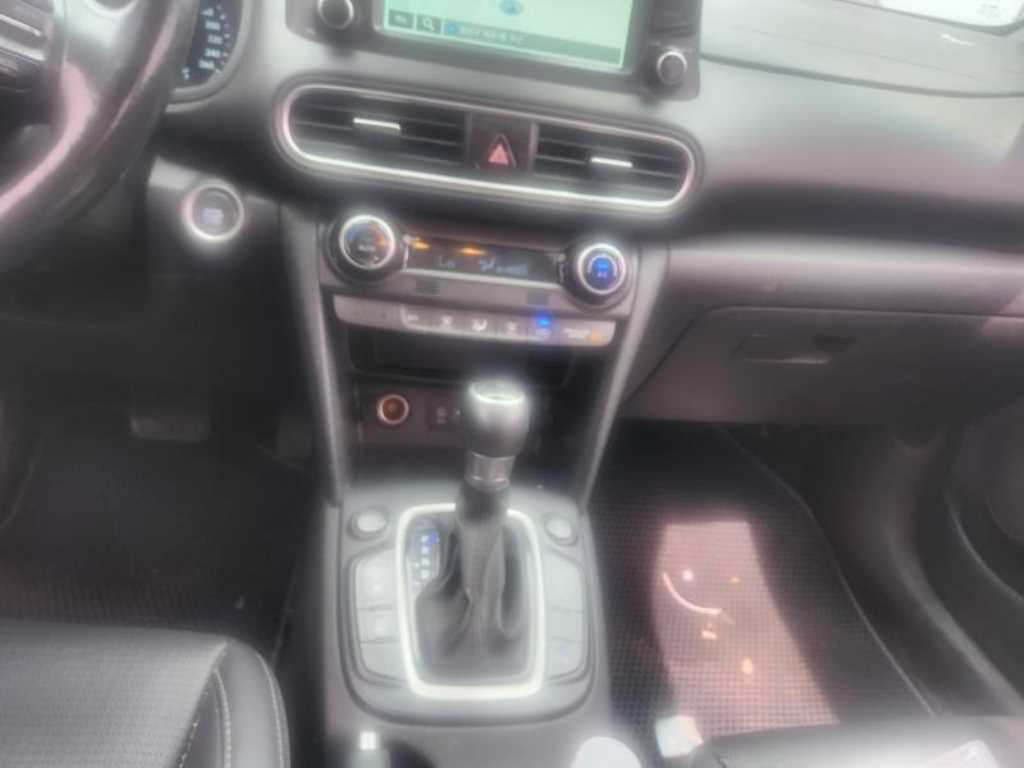 HYUNDAI Kona - Vista 9