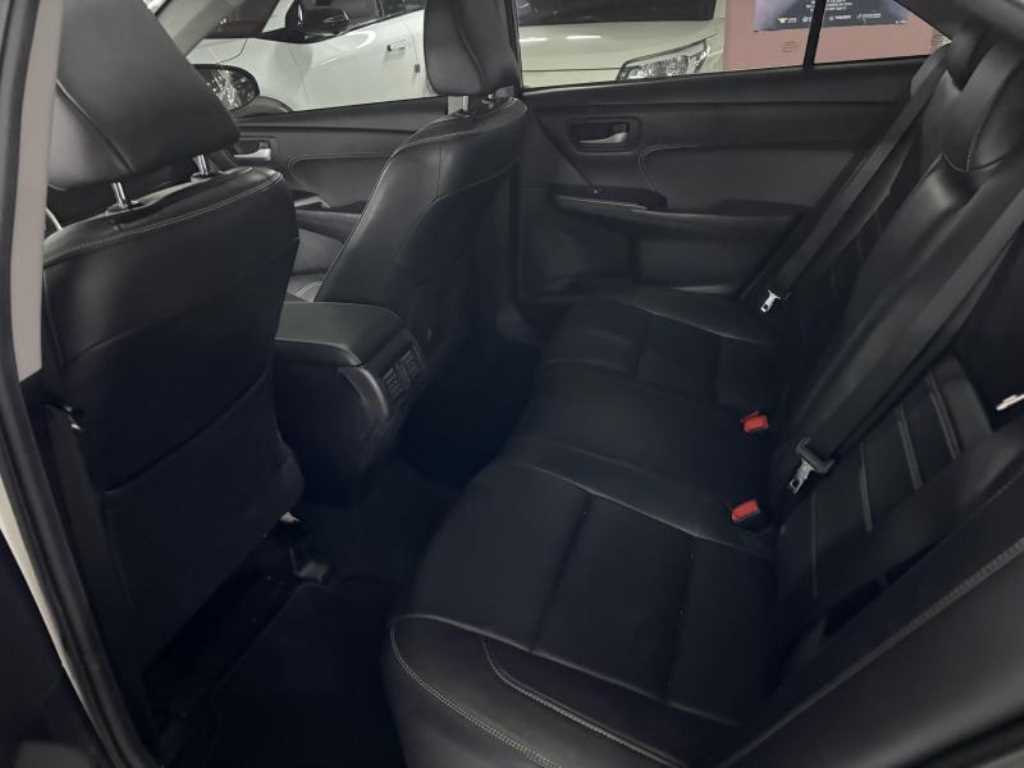 Toyota Camry - Vista 6